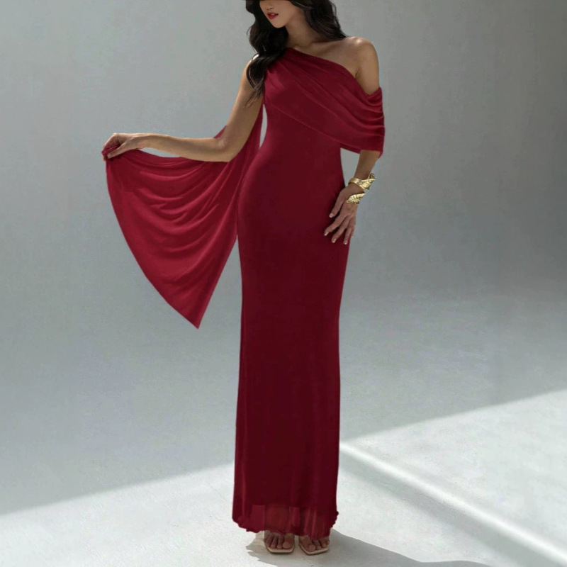 Independent Brand 2026 European and American Cross-Border New Style One-Shoulder Ruched Slim-Fit Long Dress for Women, Elegant and Flowing Evening Gown Dress Independent Brand 2026 European and American Cross-Border New Style One-Shoulder Ruched Slim-Fit Long Dress for Women, Elegant and Flowing Evening Gown Dress