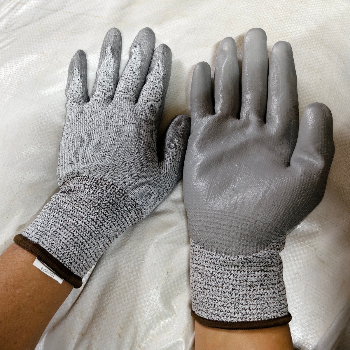 PU 코팅 HPPE 레벨 3 절단 방지 장갑 대형 사이즈