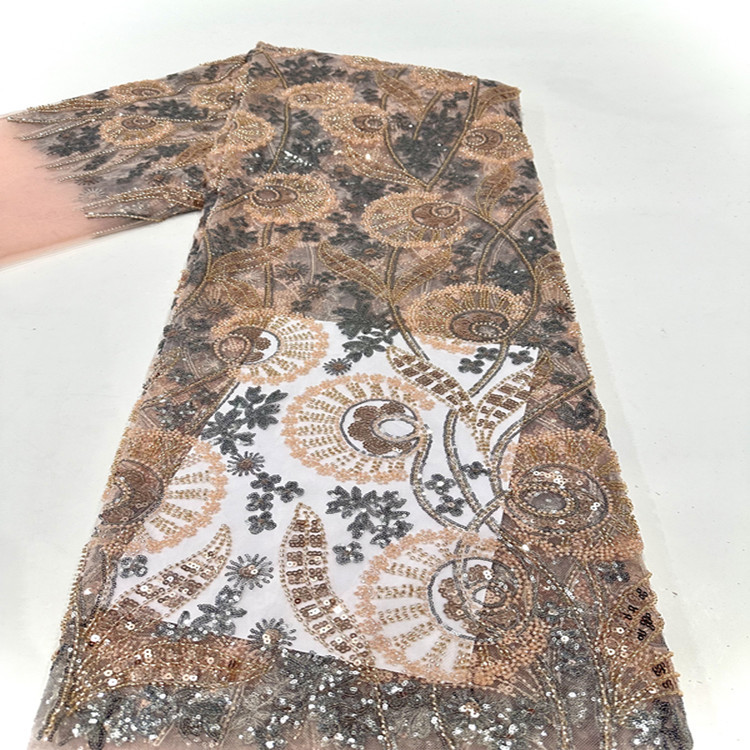 Ventas calientes de la industria pesada tridimensional clavos cuentas bordadas tela bordada flores de encaje vestido de boda tela de sequilla