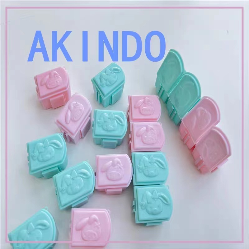 日本サンリオkt pp薬箱は、かわいいアニメストラップの携帯キャンディーを分割して収納することができる|undefined