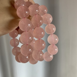 ��Ȼ��ˮ�����ܽ�ط۴��w��20mm���һ��۾��D�\���ַ��ǹ�ɫԭʯ