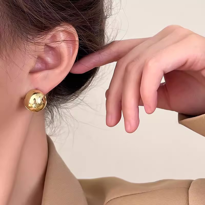 S925 aguja de plata elegante pendientes de nicho femenino diseño de gama alta pendientes populares pendientes de perlas pendientes únicos al por mayor