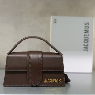 Jacquemus����С������ͬ���OӋ�������w�|������μ�б��С����