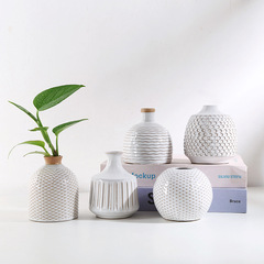 Bulk American Country INS Creative Ceramic Small Vase Entryway TV Stand Desktop Ornament Ceramic Aromatherapy Bottle