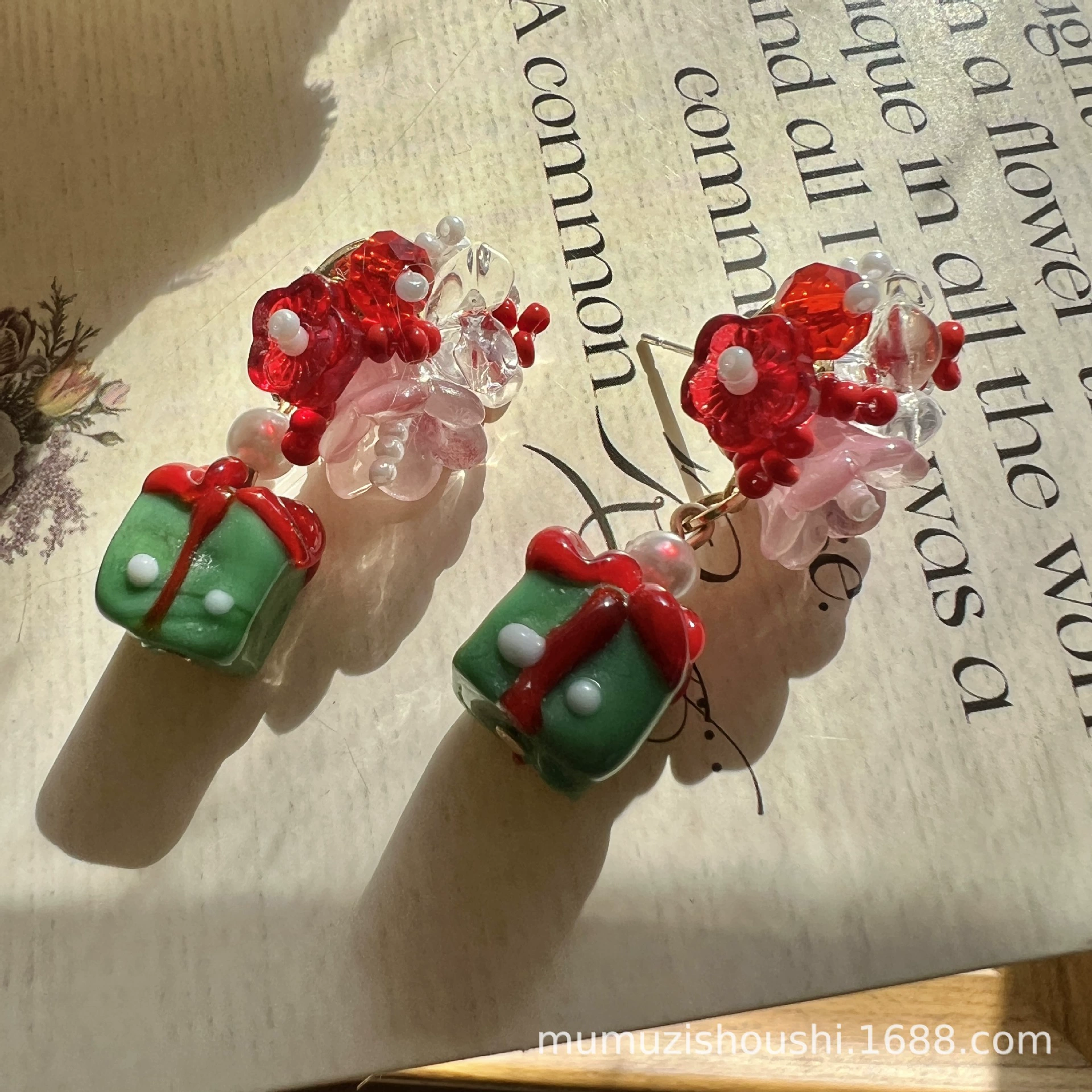 Christmas cute gift box, earrings, ear clips, flowered