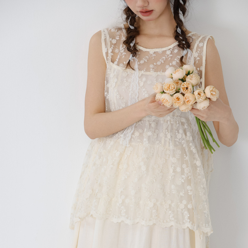 South Korea Summer New Sweet Embroidered Lace Shirt Crochet Hollow Loose All-match Sleeveless Vest Vest Women's Top