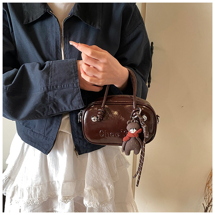 Retro soft leather solid color pillow bag for women, 2025 new trendy and fashionable single-shoulder crossbody bag, versatile hand-held bowling bag undefined