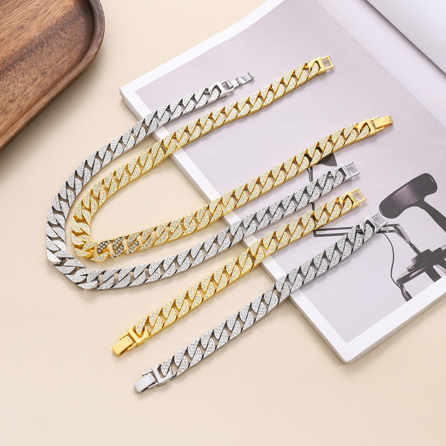 Montre hip-hop créative pleine de diamants, bijoux de personnalité, design de niche, boucle, chaîne cubaine_voghion.com