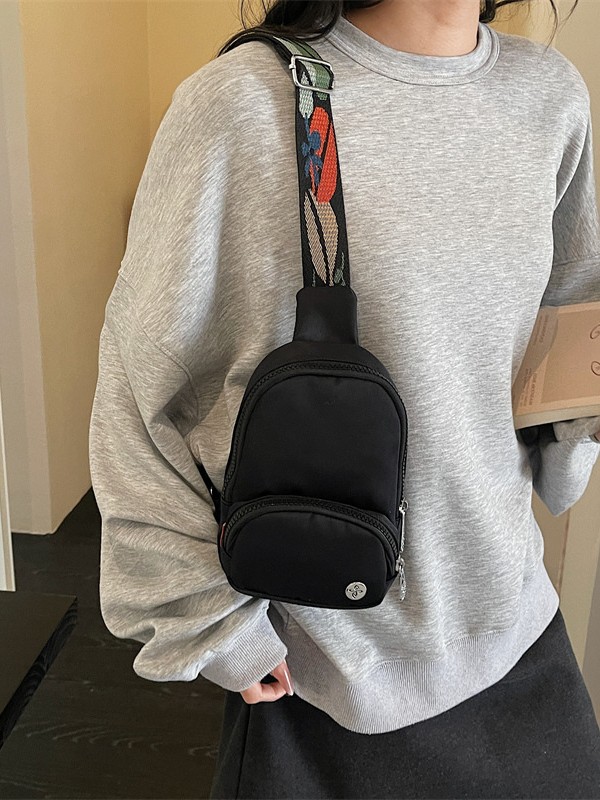 Bolso de tendencia coreano para mujeres 2026 verano nuevo estilo de moda ligero y simple bolso de hombro nicho bolso de pecho super caliente