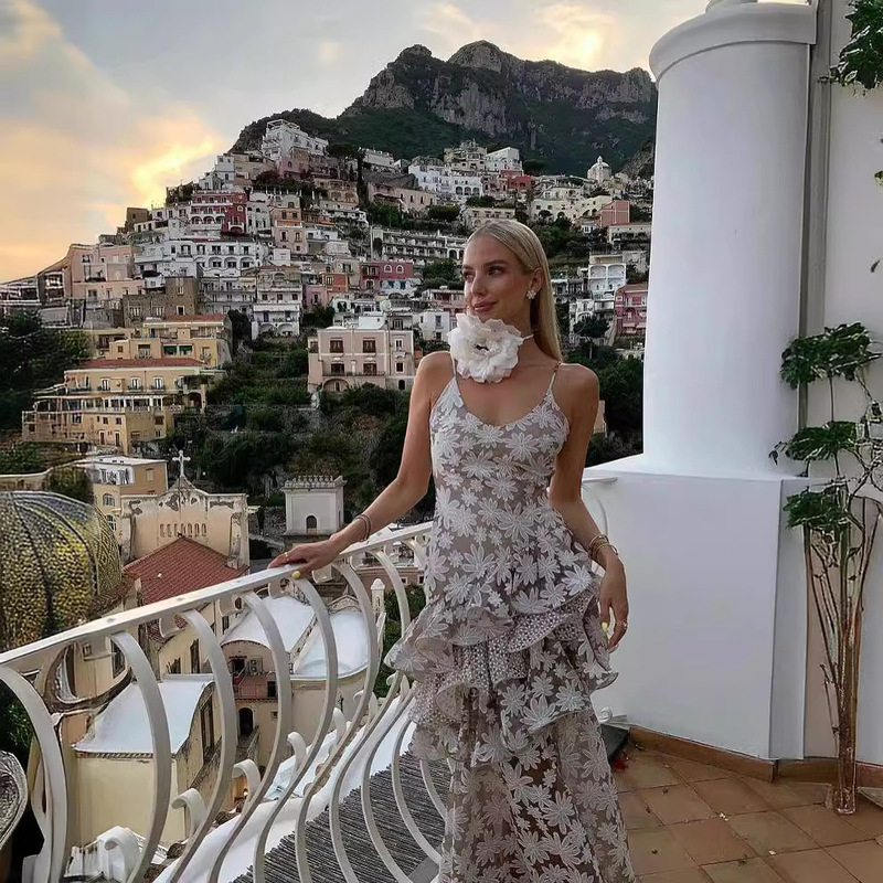 European and American cross-border new sweet print hollow design sling V-neck long dress flower decoration ruffled dress European and American cross-border new sweet print hollow design sling V-neck long dress flower decoration ruffled dress