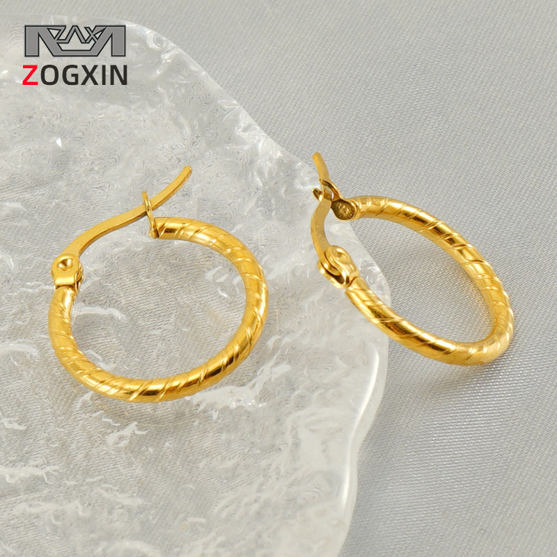 Pendientes redondos de acero titanio europeo y americano para mujer, pendientes de clip de acero inoxidable 18k simples y de alta gama, pendientes de aro al por mayor