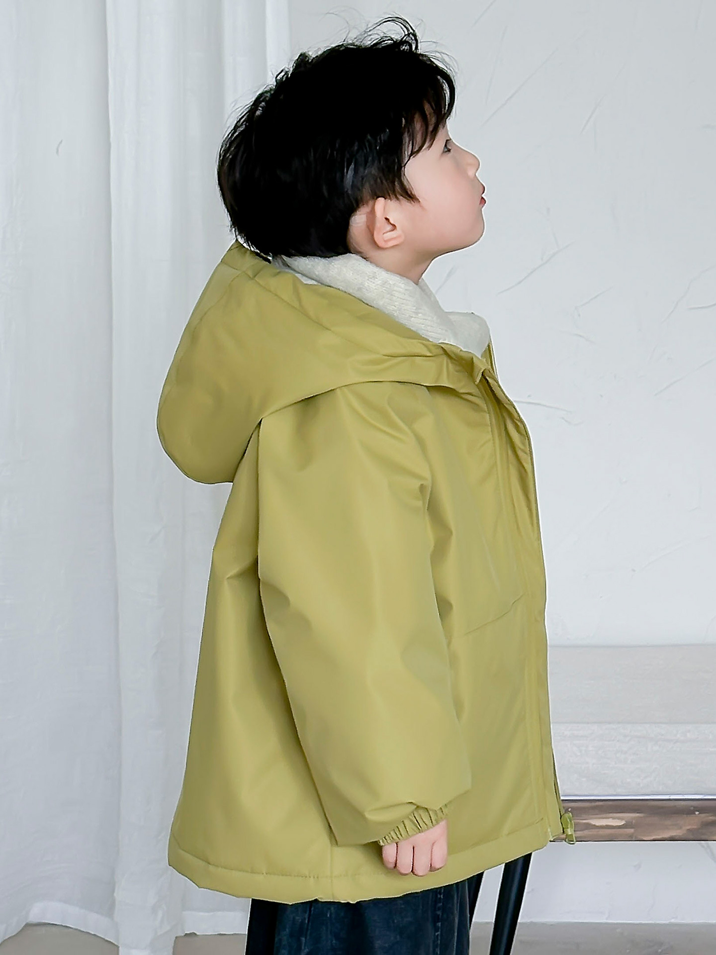 Hombres y niñas abrigo de vestir de asalto 2025 primavera y otoño para niños chaqueta de abrigo con capuchón ropa deportiva para niños a prueba de frío a prueba de viento