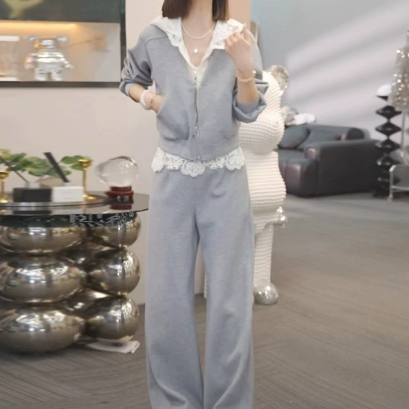 Модный женский костюм 2025 года, корейская версия, высококачественный комплект из кружевного худи с капюшоном, скрывающего живот, и повседневных брюк. # 903