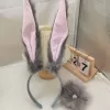 Серые длинные кроличьи уши