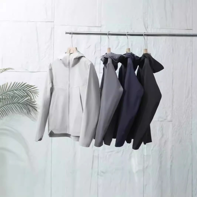 Spring and Autumn Men's Jacket Three-Dimensional Cutting 3L Composite Waterproof Business Edition Noise Reduction Surface Fabric Lightweight Comfortable Jacket Spring and Autumn Men's Jacket Three-Dimensional Cutting 3L Composite Waterproof Business Edition Noise Reduction Surface Fabric Lightweight Comfortable Jacket