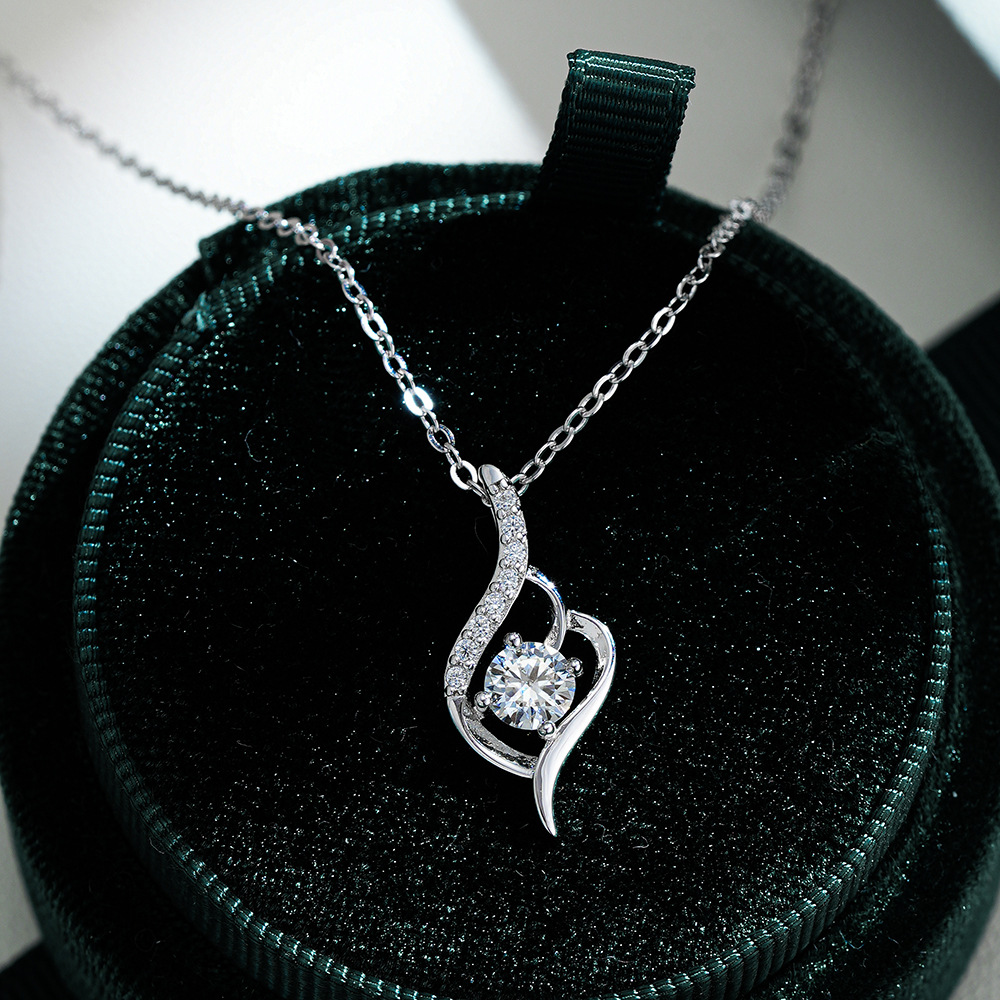 fashionable classic pendant