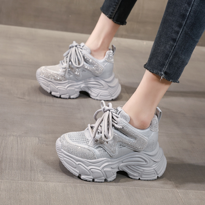 Giày sneaker nữ đế dày tăng chiều cao phong cách thể thao đính đá rhinestone — màu trắng