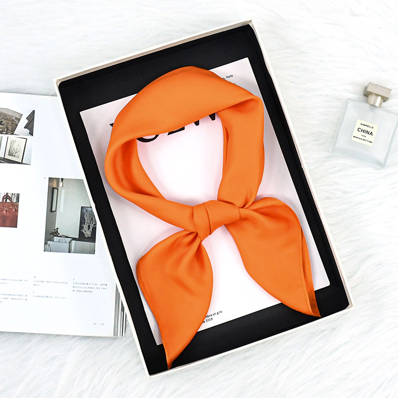 Comercio exterior primavera y otoño bufandas de seda delgadas de color sólido simple 70 bufandas de seda cuadrada de moda para viajes versátiles bufandas de mujer sensación de alto nivel