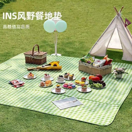 Spring outing picnic mat moisture-proof mat outdoor waterproof thickened oxford cloth camping mat handbag type folding waterproof cloth