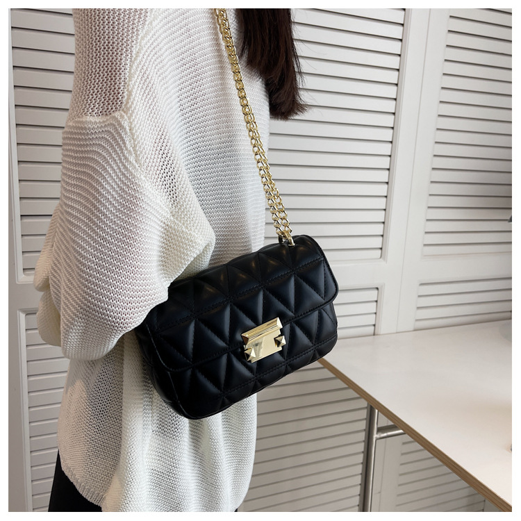 Fashion Solid Color Square Buckle Square Bag display picture 6