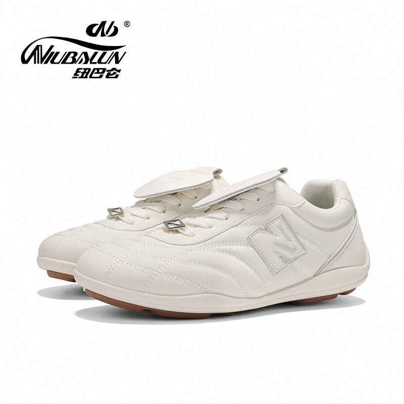 Wow, New Balance low-top casual shoes, flat-soled running shoes, unique design German training shoes, solid color versatile men's shoes