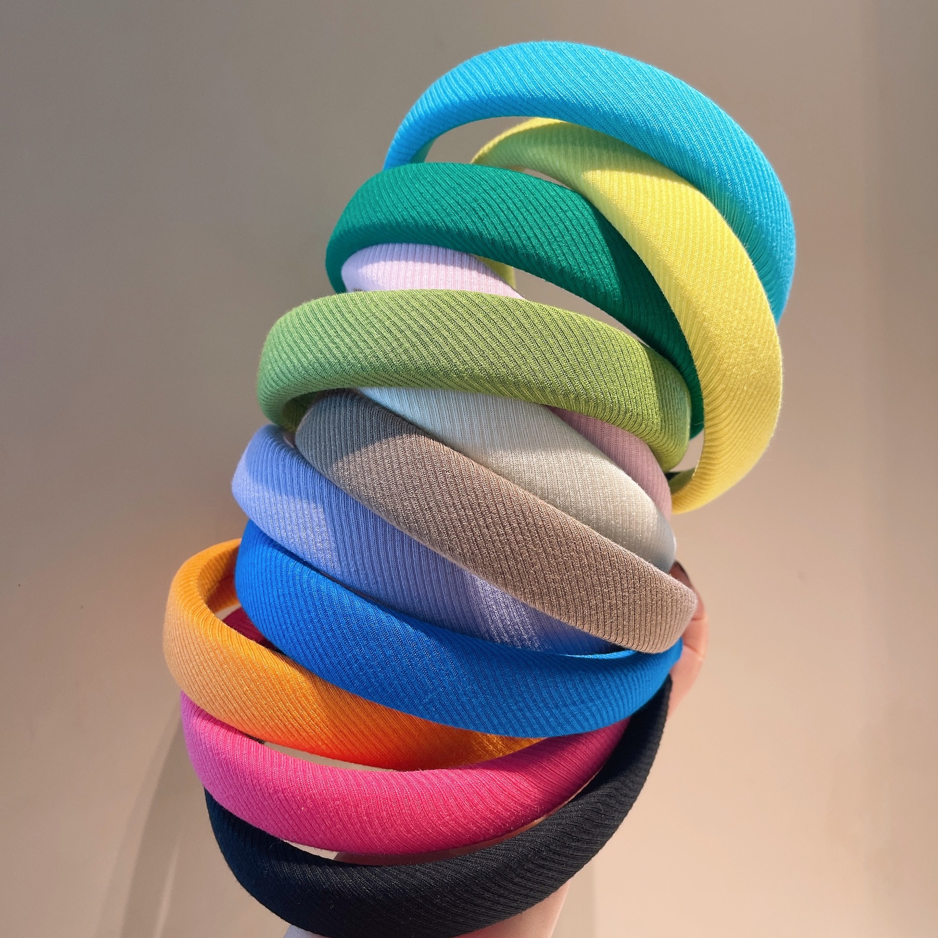 Modèle De Couleur Macaron Rétro Bandeau En Épingle À Cheveux En Éponge Tricotée En Gros display picture 1