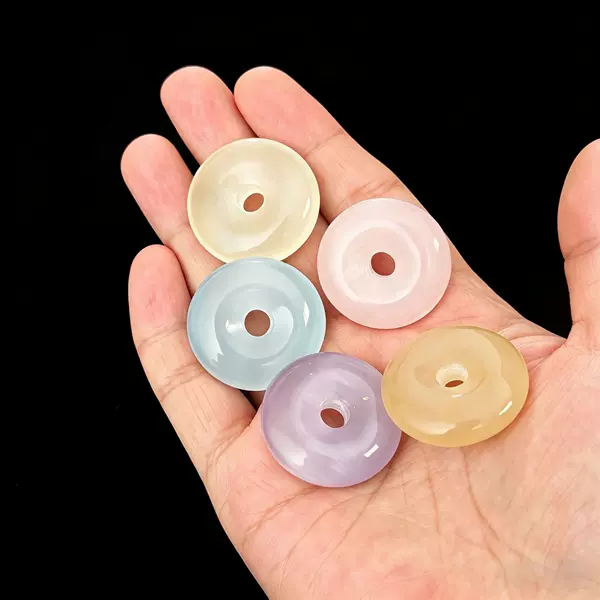 Manufacturer wholesale ice cat's eye peace pendant, crystal jewelry for men and women, small accessories, gift for girlfriend on holidays