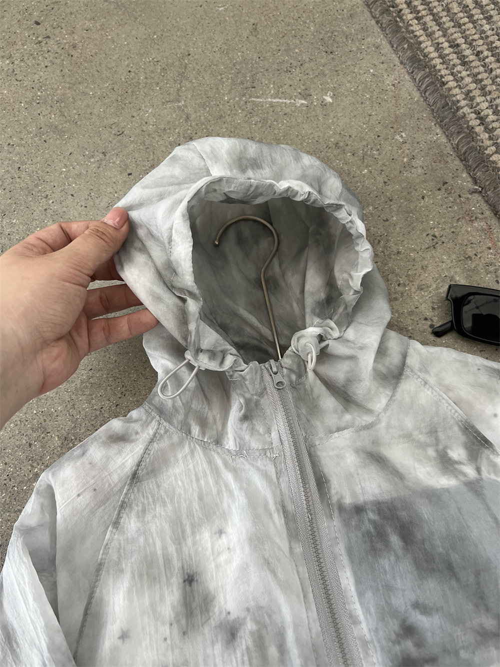 Summer new boys' and girls' lightweight tie dye hooded outerwear, children's ink sunscreen skin, air-conditioned_voghion.com