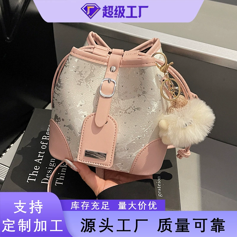 Модная клетчатая сумка-ведро контрастного цвета, женская сумка, новинка лета 2025, легкая роскошная модная сумка через плечо, дорожная сумка через плечо