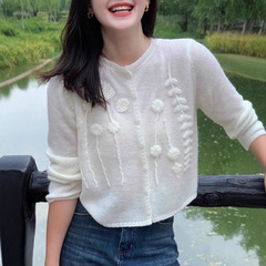 初秋氛围感穿搭白色提花毛衣开衫外套女外搭早秋韩系短款针织上衣