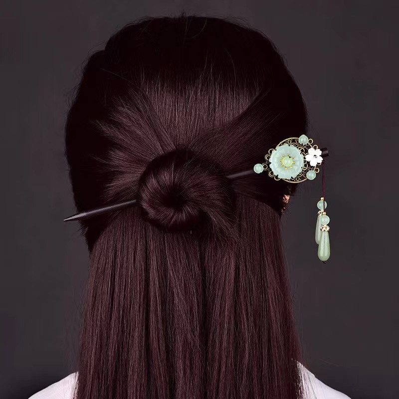 ancient costume hair clasp antique chinese qipao dress jade hairpin of tire female shake tassel hair women of hanfu cheongsam deserve to act the role of twist