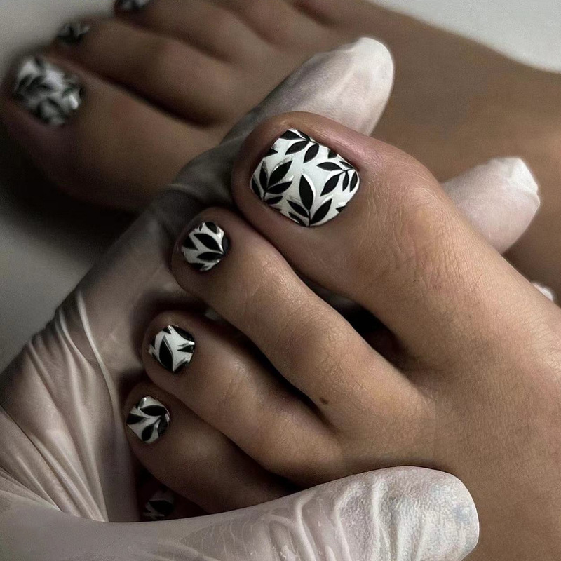 Black and Silver Leaves Design White Matte Finished Wear Nail Nail Nail Nail Nail Nail Nail Nail Nail