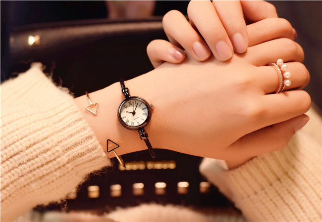 2024 Nuovo orologio da polso vintage fresco per studentesse, minimalista, compatto e con cinturino sottile_voghion.com