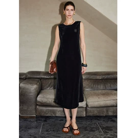 女式衬衫;连衣裙;休闲裤