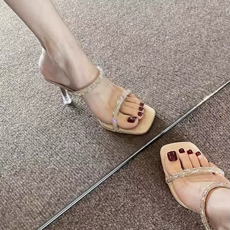Бриллиантовые сандалии женские каблук 2024 Ся Синьманг открытые носики с Sand slippers носить фейри Фэнцзин высокие каблуки