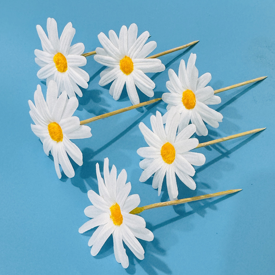 Decoraciones de platos fríos de rosas creativas, inserciones, flores de margaritas pequeñas simuladas, adornos de frutas desechables, platos de frutas, decoración de postres