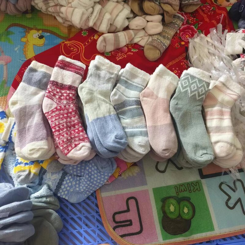 Foreign Trade Tail Goods Thickeneded Double-Layer Mid-Calf Women's Socks Winter Snow Socks Simple New Style Breathable Sweat-Absorbent Dry and Skin-Friendly Foreign Trade Tail Goods Thickeneded Double-Layer Mid-Calf Women's Socks Winter Snow Socks Simple New Style Breathable Sweat-Absorbent Dry and Skin-Friendly