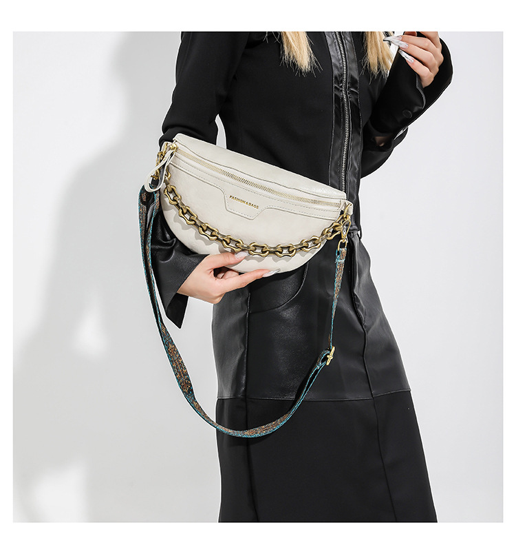 Mala tiracolo elegante para mulher com alça larga e corrente_voghion.com