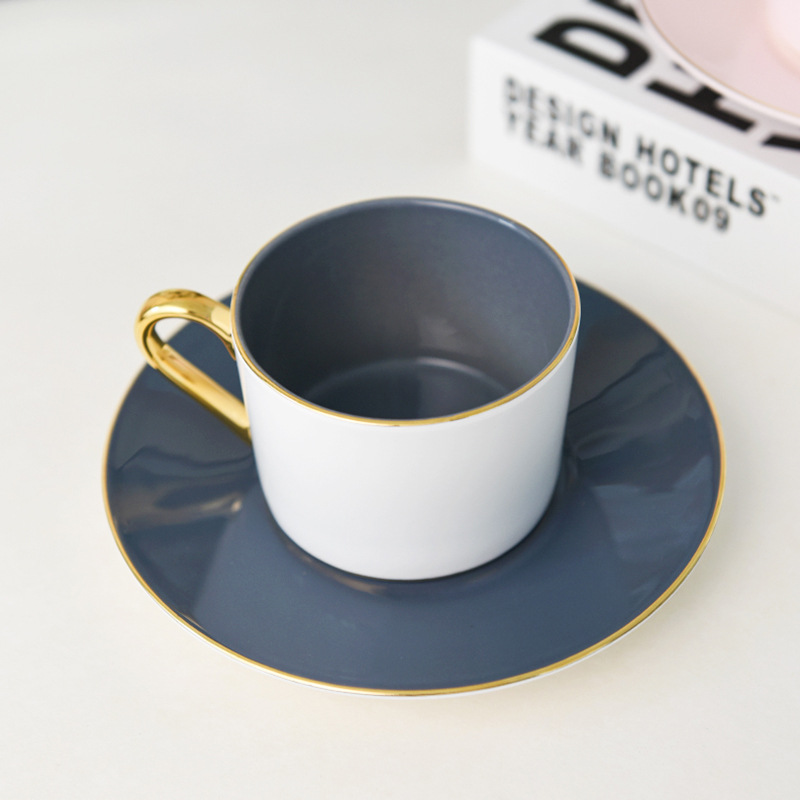 Estilo de lujo ligero taza de café de porcelana dorada taza de té de la tarde francesa taza y platillo taza de desayuno de alta calidad para niñas