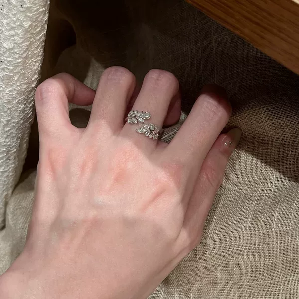 Silver Full Diamond Super Shiny Double-Layered Ring with Wheat Ear and Flower Design for Women, Light Luxury Adjustable Open Ring, Stackable and Versatile