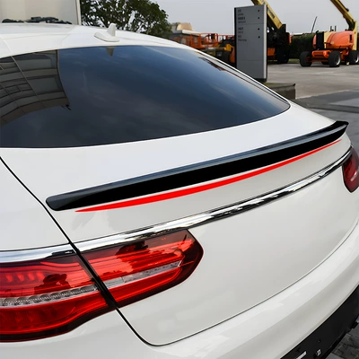 Installation Blow Molding, Spoiler