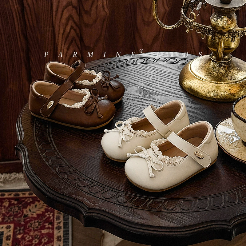 Маленькие кожаные туфли для девочек из натуральной кожи на весну и осень, новые туфли для маленьких принцесс, простые туфли на шнуровке для маленьких девочек.