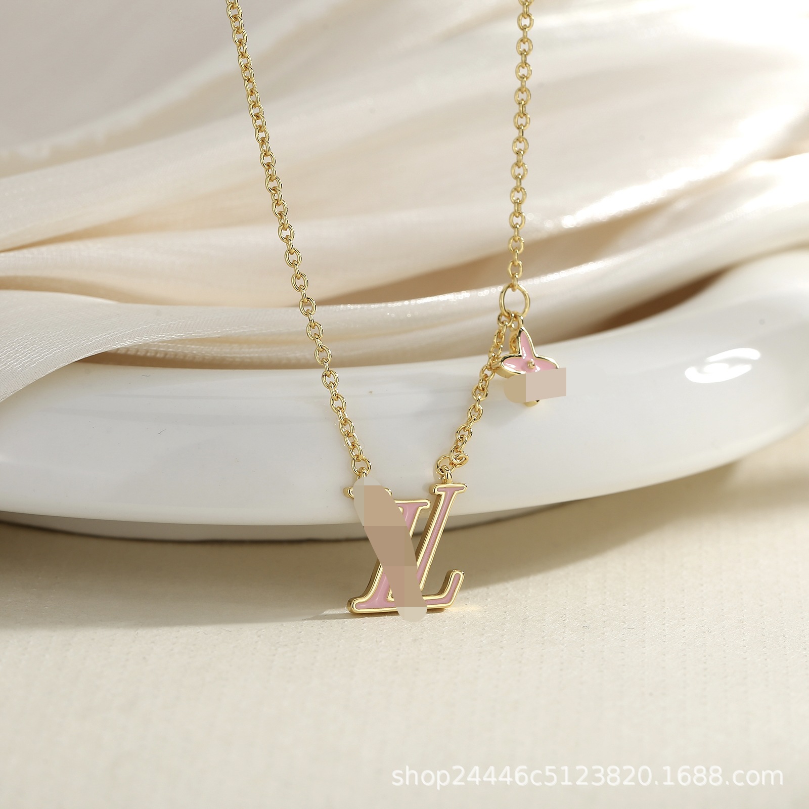 L-brand high-end floral V-letter necklace and bracelet exquisite set, European and American cross-border resin jewelry wholesale