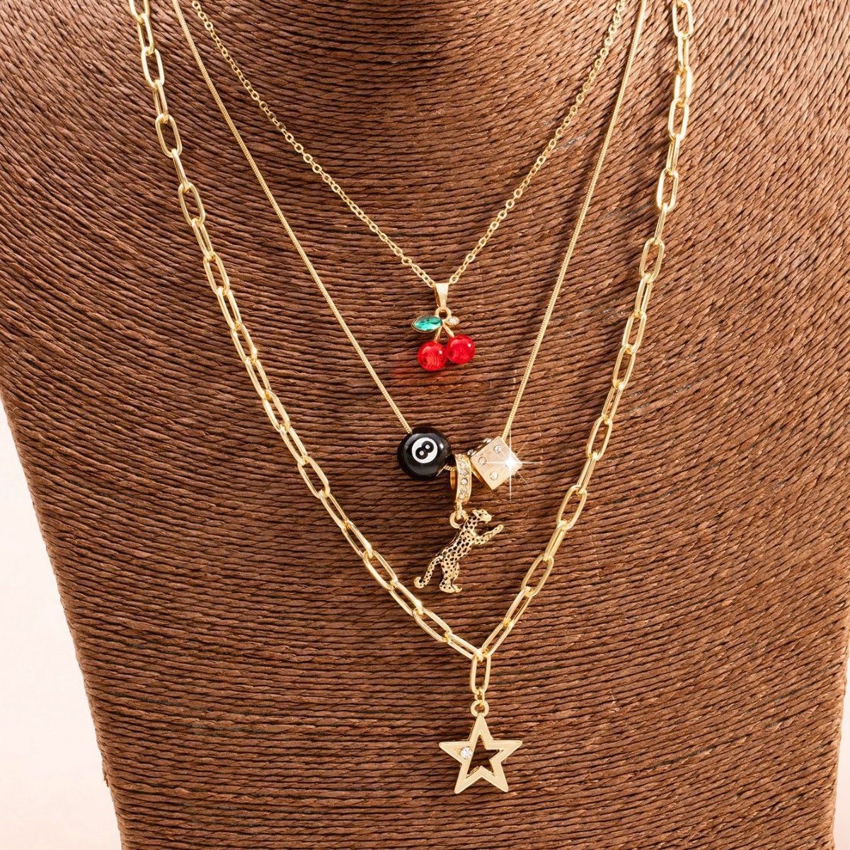 Collana a strati minimalista con catene delicate per donna_voghion.com