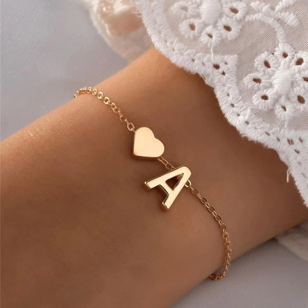 Japonés y coreano ins estilo simple moda amor pulsera femenina red retro personalidad diseño 26 letras inglesas joyería de la mano