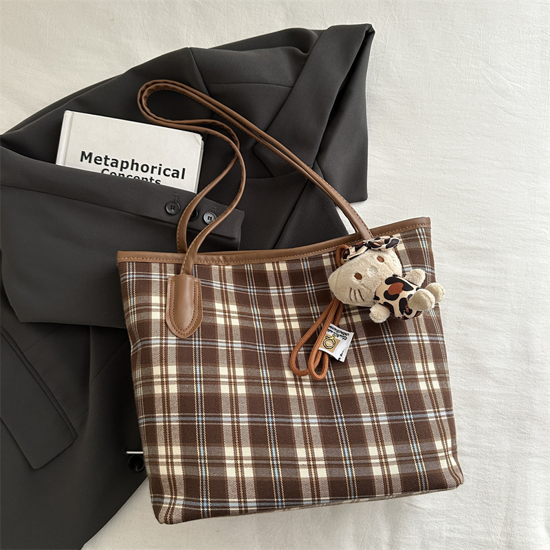 Alta sensación de gran capacidad bolso de brazo para mujeres 2024 nueva moda de invierno bolso de hombro cuadrado bolso de viaje encantador