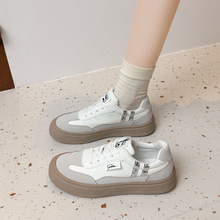 粉色甜美大码跑步阿甘鞋2025新款时尚低帮休闲女鞋系带圆头小白鞋