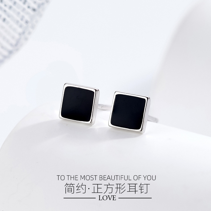 S925 plata esterlina simple cuadrado Stud pendientes personalidad de la moda negro nicho oído joyería regalo fábrica directa al por mayor