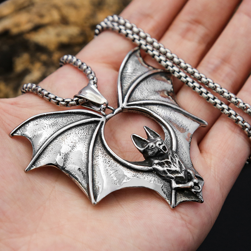 Punk titanium creative stainless steel men's necklace, personalized bat pendant, Halloween gift_voghion.com