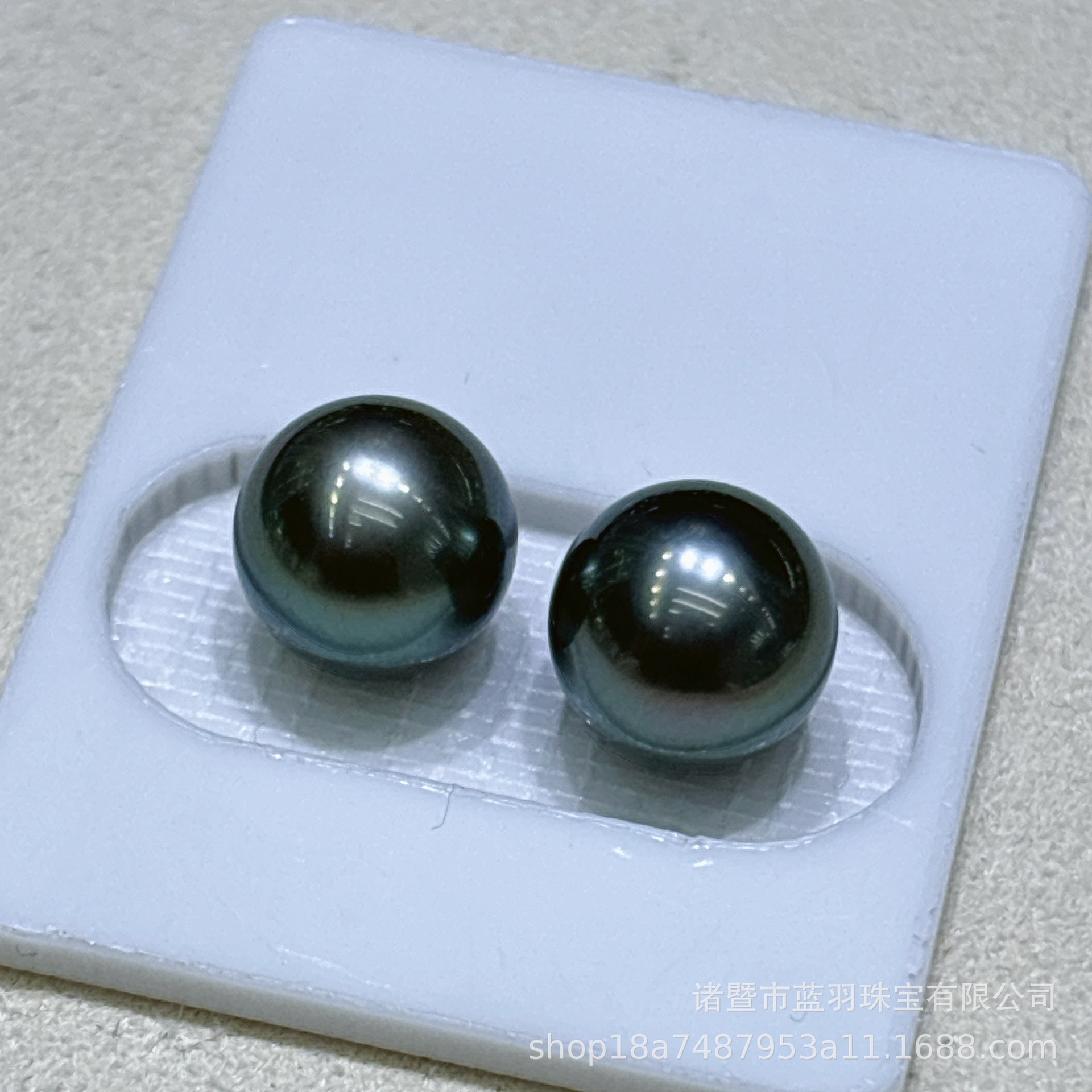 8-9mm海水珍珠对珠 18K白金耳针大溪地耳钉 正圆光泽度好几乎无暇